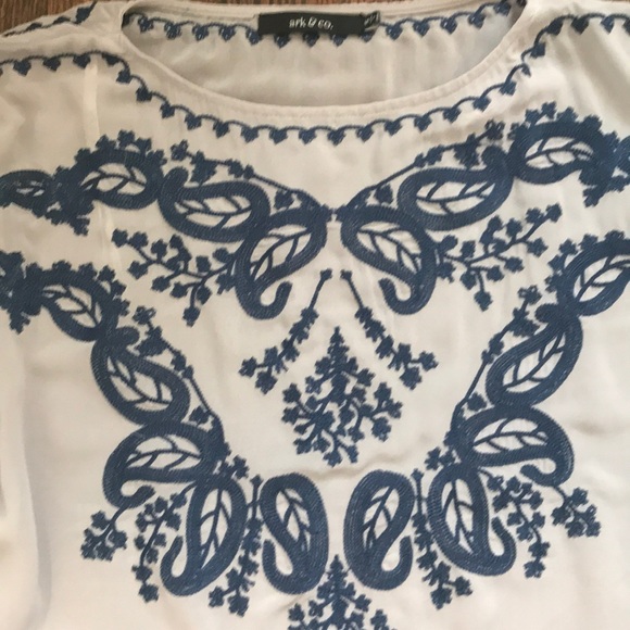 Spring Small silk blouse. - Picture 2 of 2